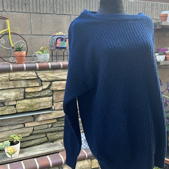 New Liny Xin woman’s sweater - Picture 4 of 7